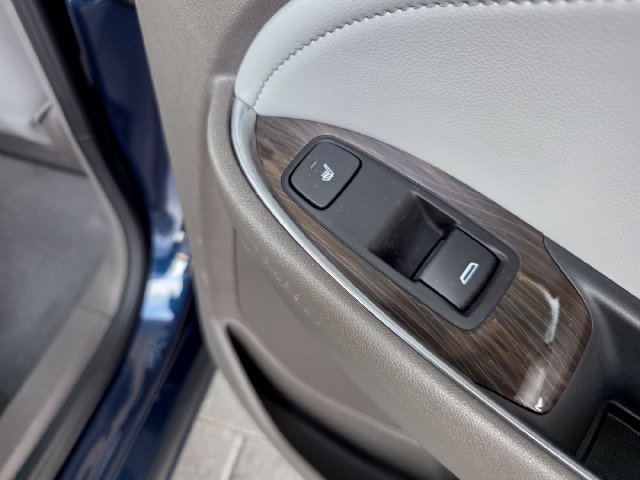 Used 2019 Chevrolet Malibu Premier w/ Sun and Wheel Package FWD image 15