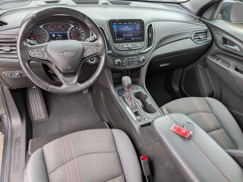 Used 2022 Chevrolet Equinox RS w/ Infotainment Package image 18
