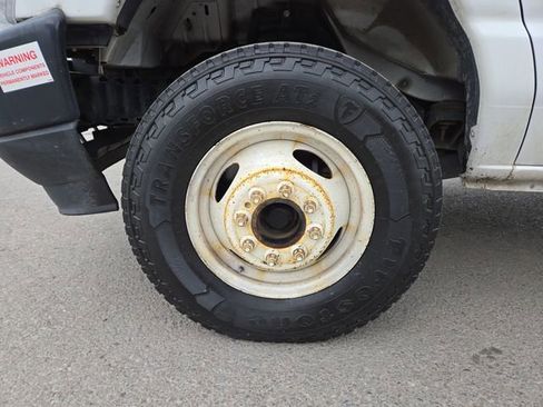 Used 2022 Ford E-450 and Econoline 450 Super Duty RWD image 7