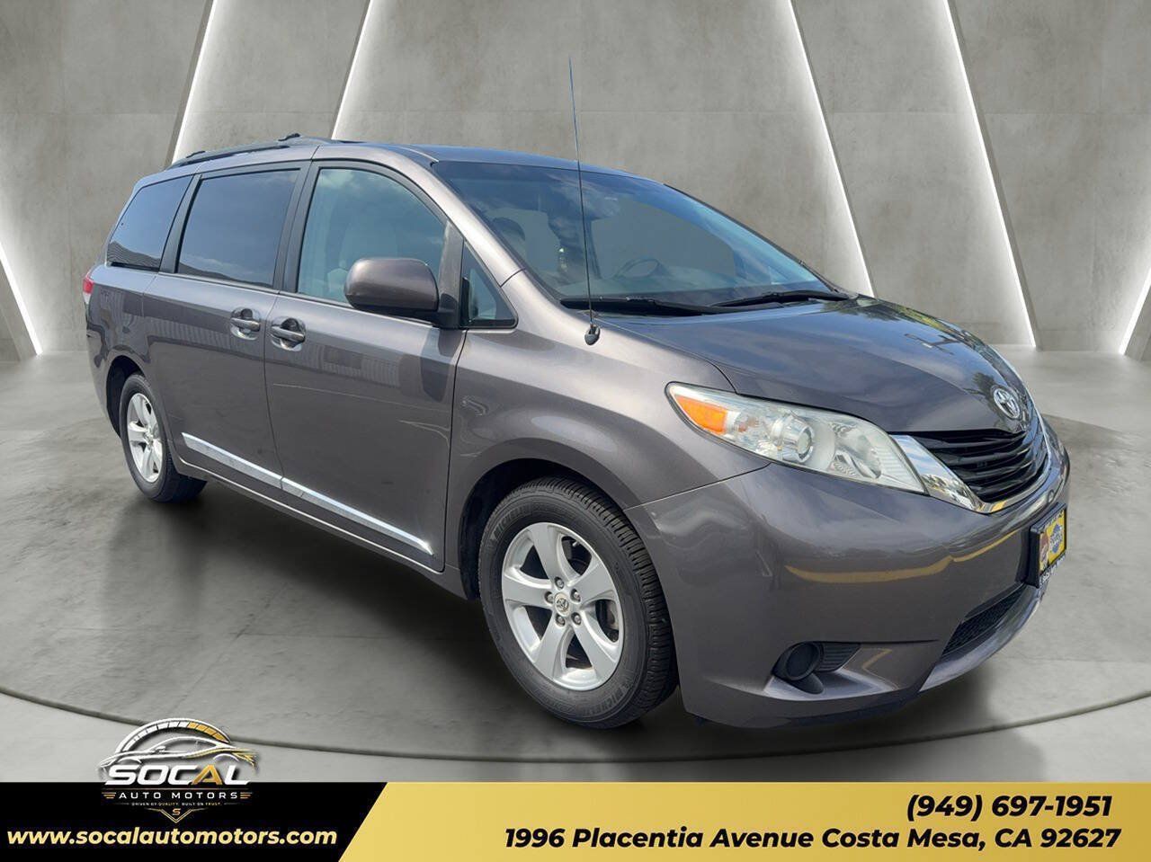Used 2012 Toyota Sienna LE w/ Towing Pkg FWD image 7