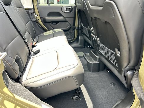 New 2025 Jeep Wrangler Unlimited Rubicon 392 image 32