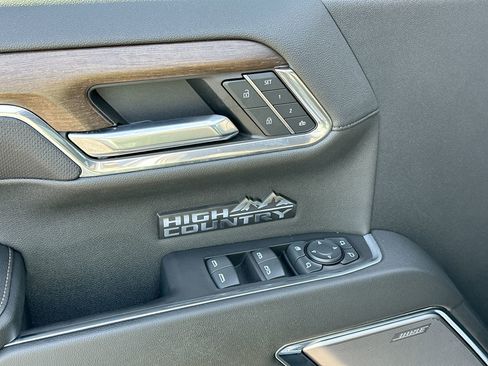 Certified 2024 Chevrolet Silverado 1500 High Country w/ Technology Package image 16