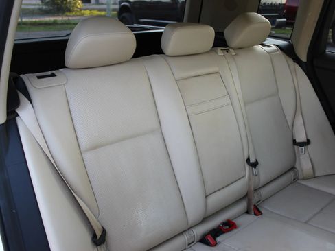 Used 2014 Mercedes-Benz GLK 350 2WD image 23