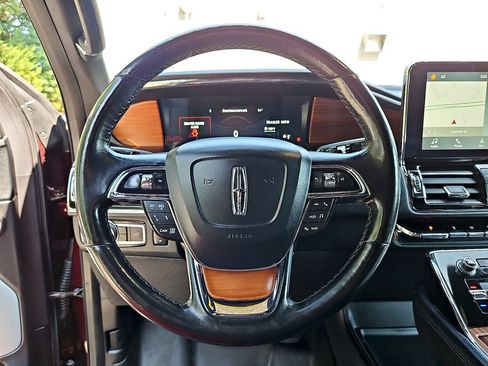 Used 2019 Lincoln Navigator Reserve AWD/4WD image 21