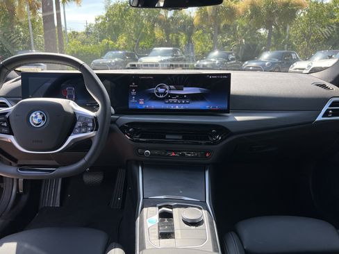 Used 2025 BMW i4 eDrive40 w/ Parking Assistance Package RWD image 29