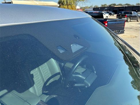 Used 2022 Rivian R1T Adventure image 12