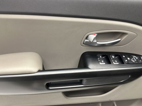 Used 2017 Kia Sedona LX FWD image 14