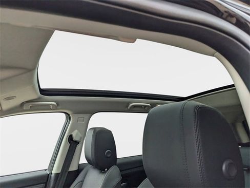 New 2025 Land Rover Discovery Sport S image 7