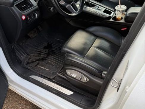 Used 2018 Porsche Macan Turbo image 7