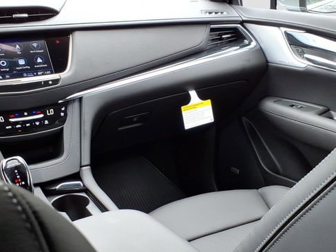 New 2026 Cadillac XT5 Premium Luxury image 12