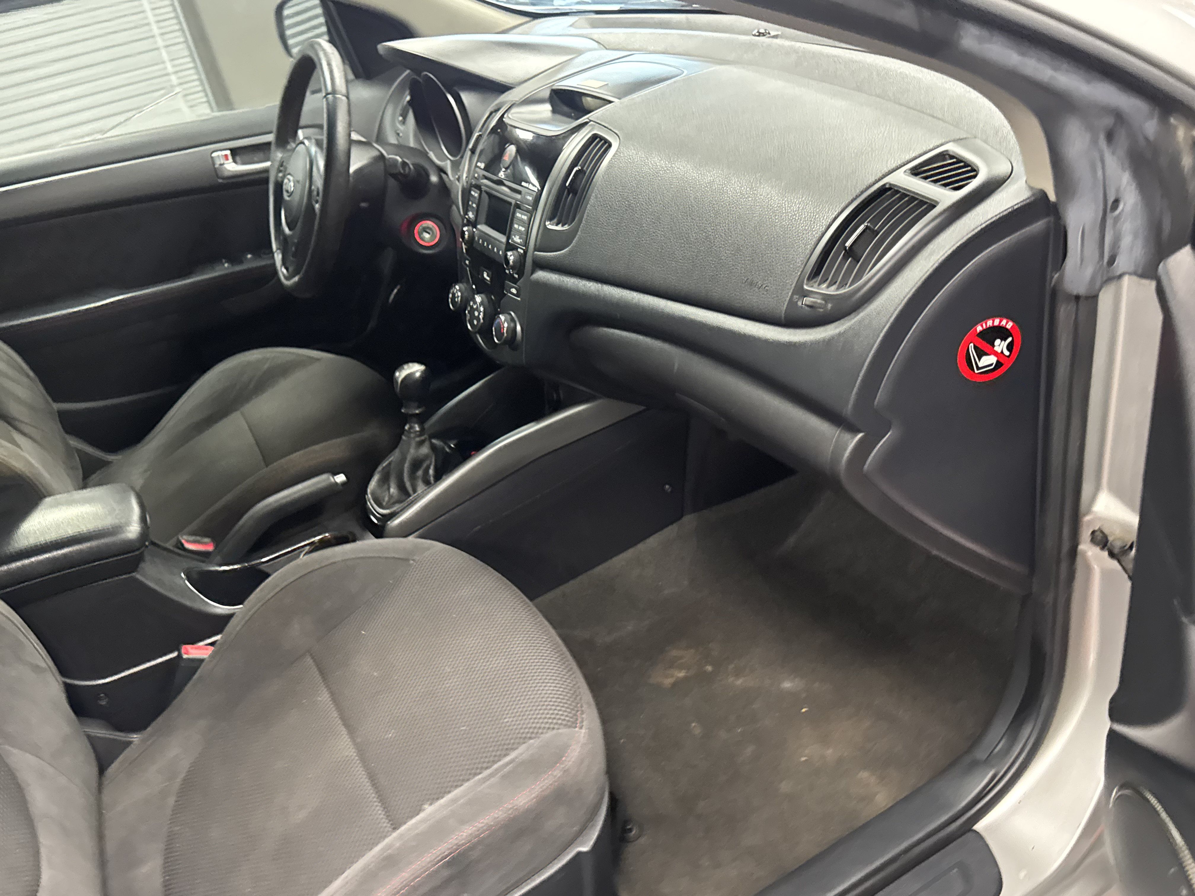 Used 2012 Kia Forte Koup SX FWD image 10