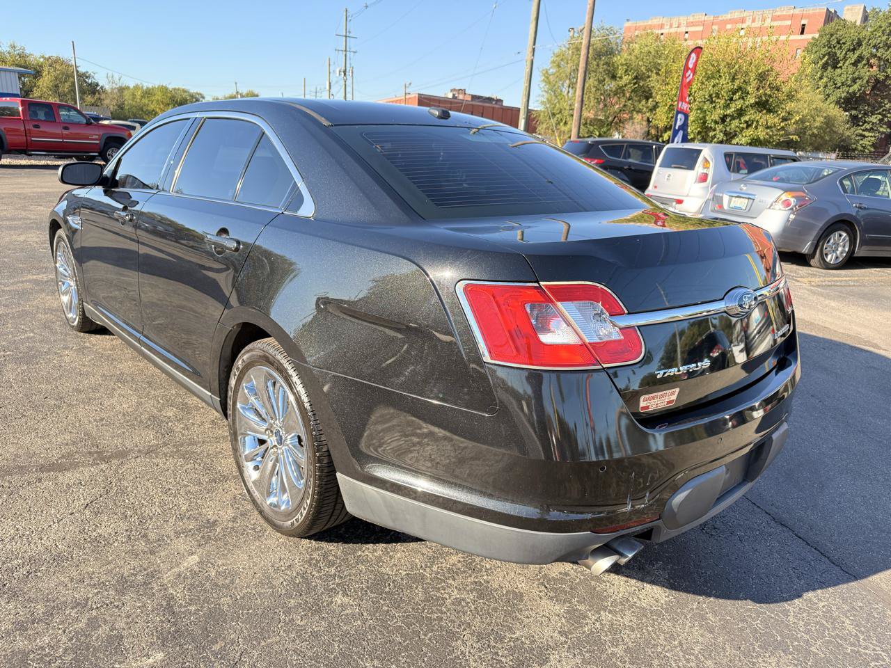 Used 2011 Ford Taurus Limited w/ 301A Rapid Spec Order Code FWD image 4