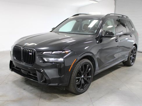 Used 2024 BMW X7 M60i w/ Executive Package image 4