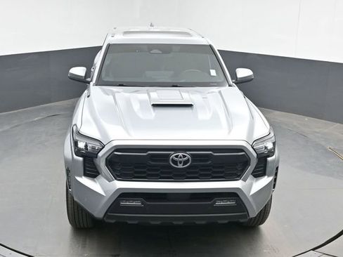 Used 2025 Toyota Tacoma TRD Sport w/ TRD Sport Upgrade Package AWD/4WD image 34