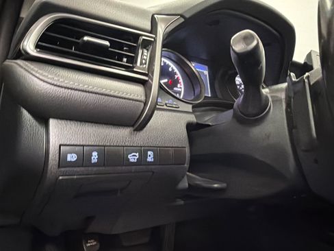 Used 2022 Toyota Camry SE FWD image 27
