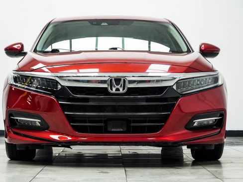 Used 2018 Honda Accord Touring image 8