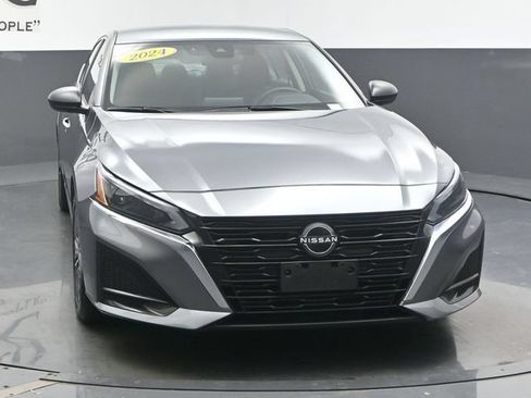 Used 2024 Nissan Altima 2.5 SV FWD image 65