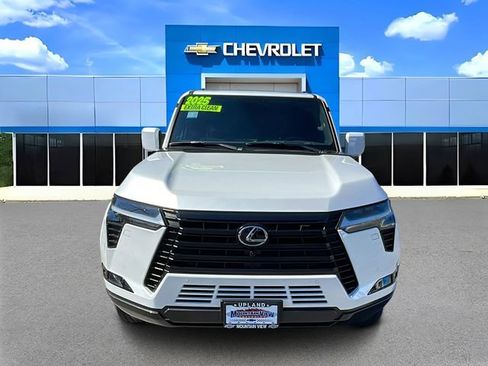 Used 2025 Lexus GX 550 w/ Accessory Package (31) AWD/4WD image 8