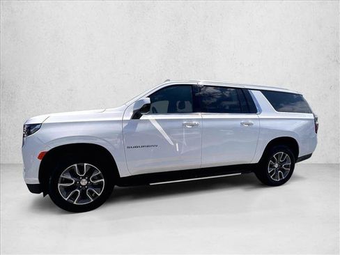 Used 2022 Chevrolet Suburban LS RWD image 6