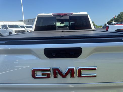 Used 2023 GMC Sierra 1500 Denali w/ Denali Reserve Package AWD/4WD image 12