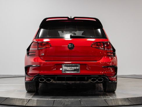 Used 2016 Volkswagen Golf R 4-Door image 38