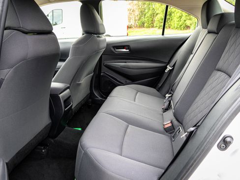 Used 2020 Toyota Corolla LE image 15