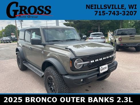 New 2025 Ford Bronco Outer Banks w/ Sasquatch Package image 1
