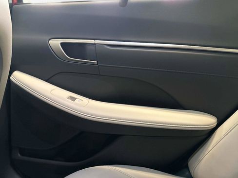 New 2025 Hyundai Sonata Limited image 15