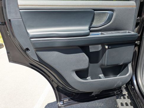 Used 2025 Ford Expedition Tremor AWD/4WD image 27