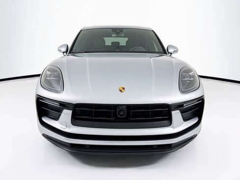 Certified 2025 Porsche Macan image 6