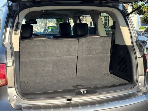 Used 2017 INFINITI QX80 2WD w/ Driver Assistance Package image 29