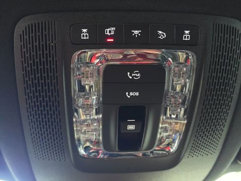 Used 2024 Mercedes-Benz GLS 450 4MATIC image 47