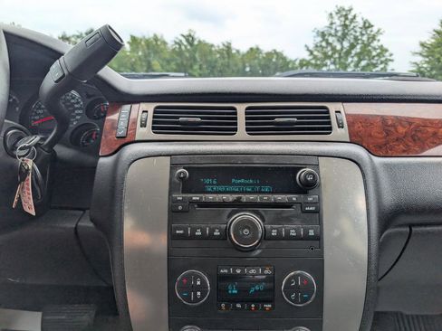 Used 2010 GMC Sierra 1500 SLT AWD/4WD image 16
