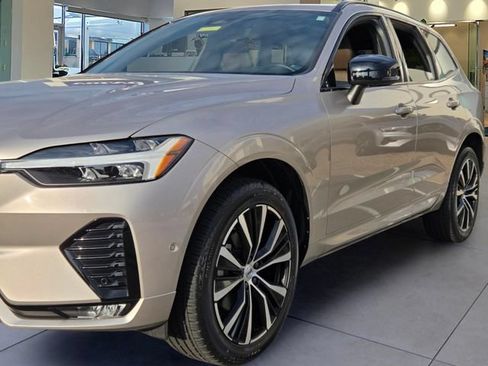 Certified 2024 Volvo XC60 B5 Plus AWD/4WD image 24