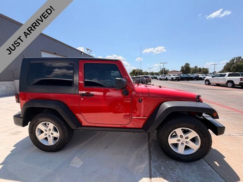 Used 2010 Jeep Wrangler Rubicon w/ PWR Convenience Group AWD/4WD image 4