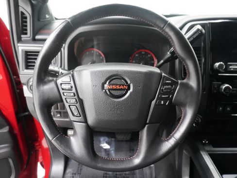 Used 2021 Nissan Titan PRO-4X w/ Pro-4x Convenience Package AWD/4WD image 18