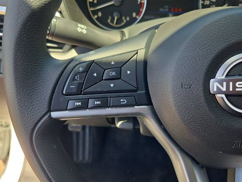 Used 2025 Nissan Altima 2.5 SV FWD image 16