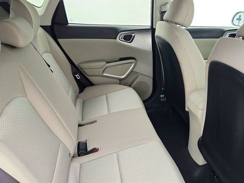 Used 2025 Kia Soul LX FWD image 22