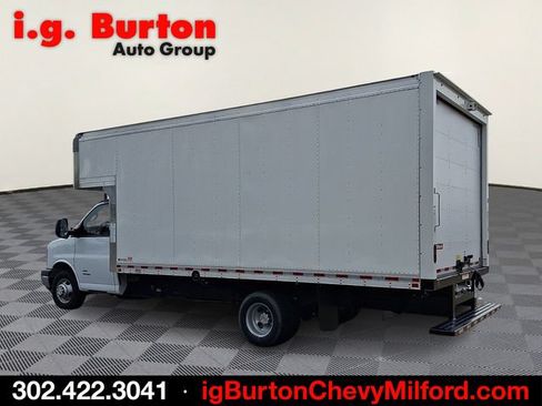 New 2024 Chevrolet Express 4500 Extended w/ Power Convenience Package RWD image 4