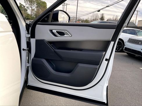 New 2026 Land Rover Range Rover Velar Dynamic SE image 30