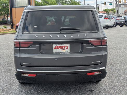 Used 2023 Jeep Wagoneer L Series III w/ Preferred Equipment Group AWD/4WD image 7