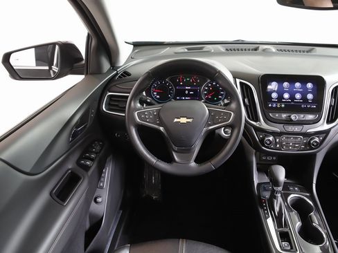 Used 2022 Chevrolet Equinox Premier image 17