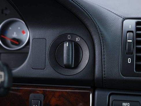 Used 2003 BMW M5 image 56