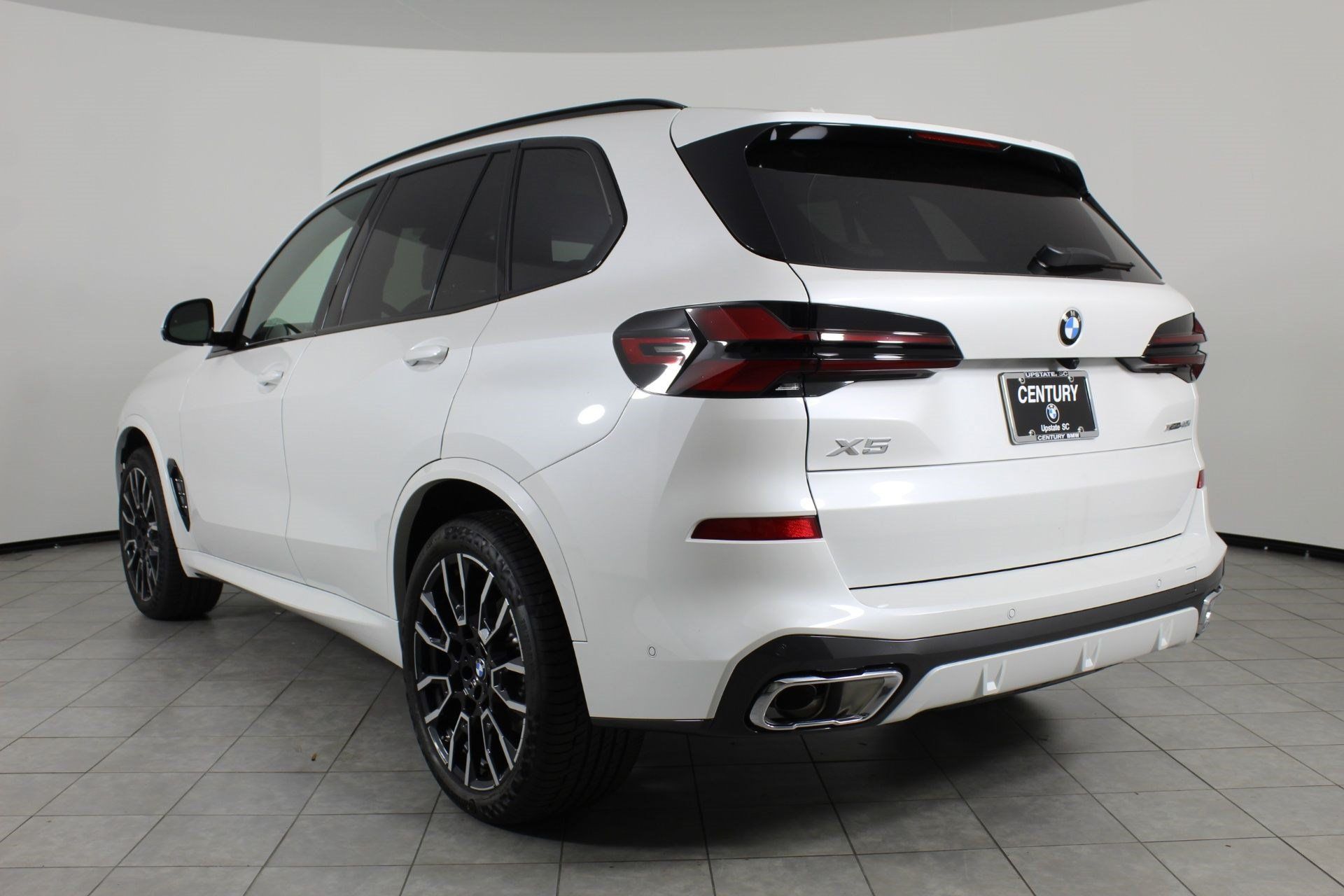Used 2026 BMW X5 xDrive40i w/ M Sport Package AWD/4WD image 3