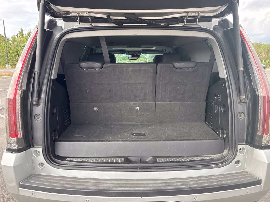 Used 2020 Cadillac Escalade Luxury RWD image 15