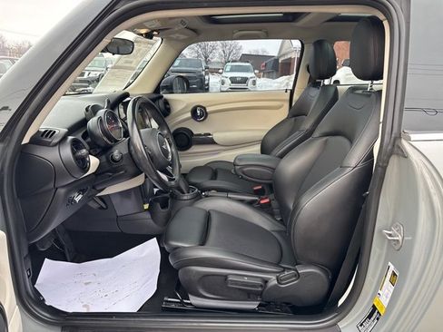 Used 2016 MINI Cooper 2-Door Hardtop image 26