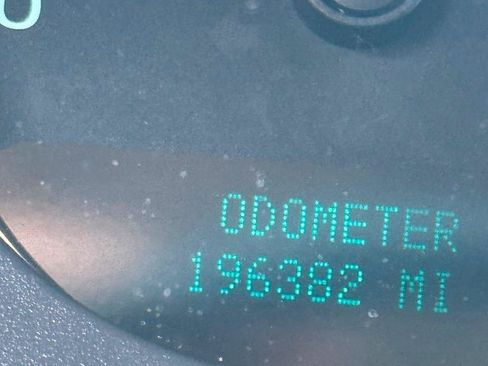 Used 2007 GMC Yukon XL SLT w/ SLT Preferred Equipment Group AWD/4WD image 13