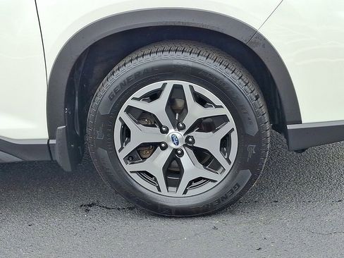 Used 2020 Subaru Forester Premium AWD/4WD image 11