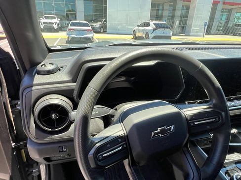 Used 2025 Chevrolet Colorado Trail Boss AWD/4WD image 7
