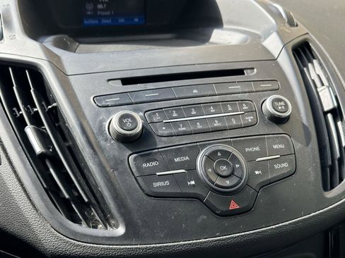 Used 2018 Ford Escape SE w/ SE Sport Appearance Package FWD image 12